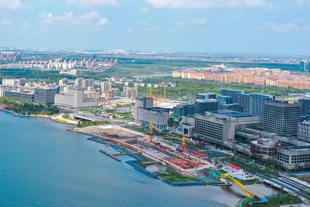 浦東 新辰臨港中心 200平米 簡(jiǎn)裝